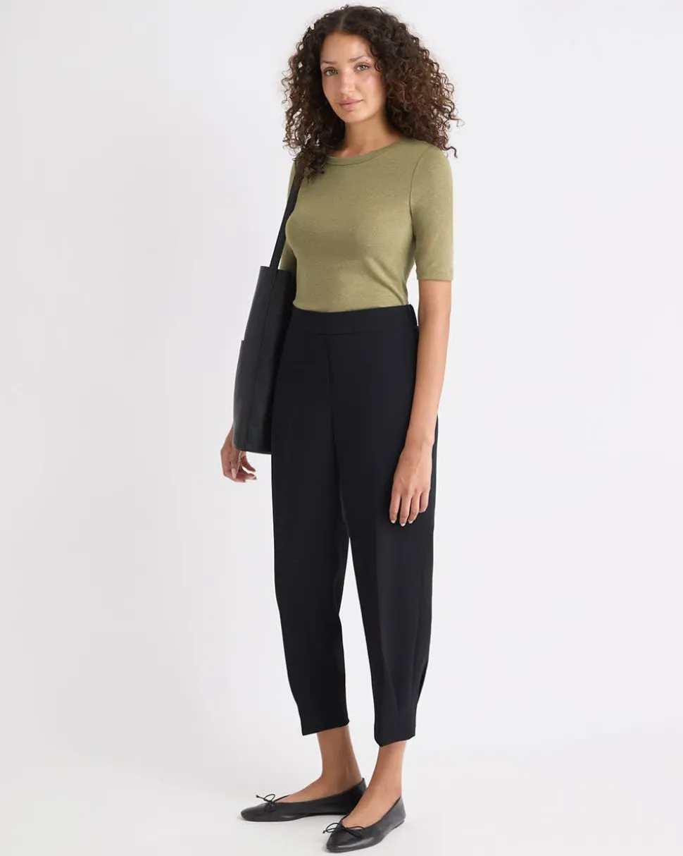 Black Mid-Rise Tapered-Leg Flowy Jogger Pant