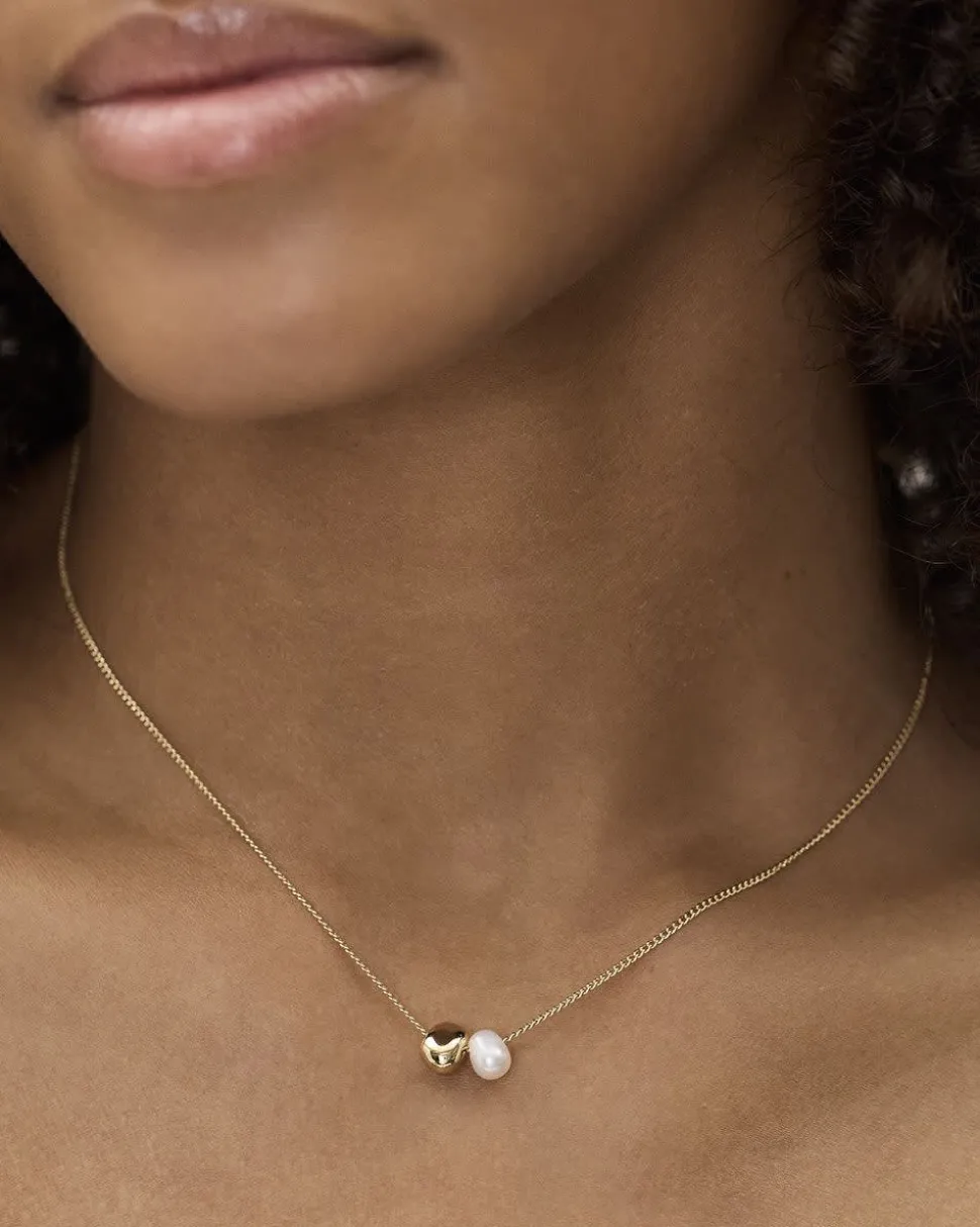 Delicate Necklace with Freshwater Pearl