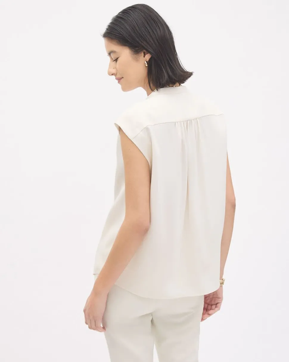 Extended-Sleeve Crew-Neck Buttoned-Down Blouse