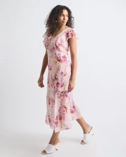 Fitted Sleeveless Midi Dress with Floral Pattern