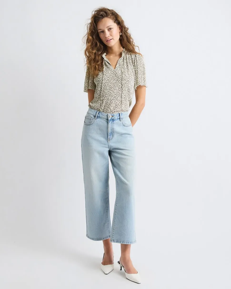 Short-Flutter-Sleeve Split-Neck Top