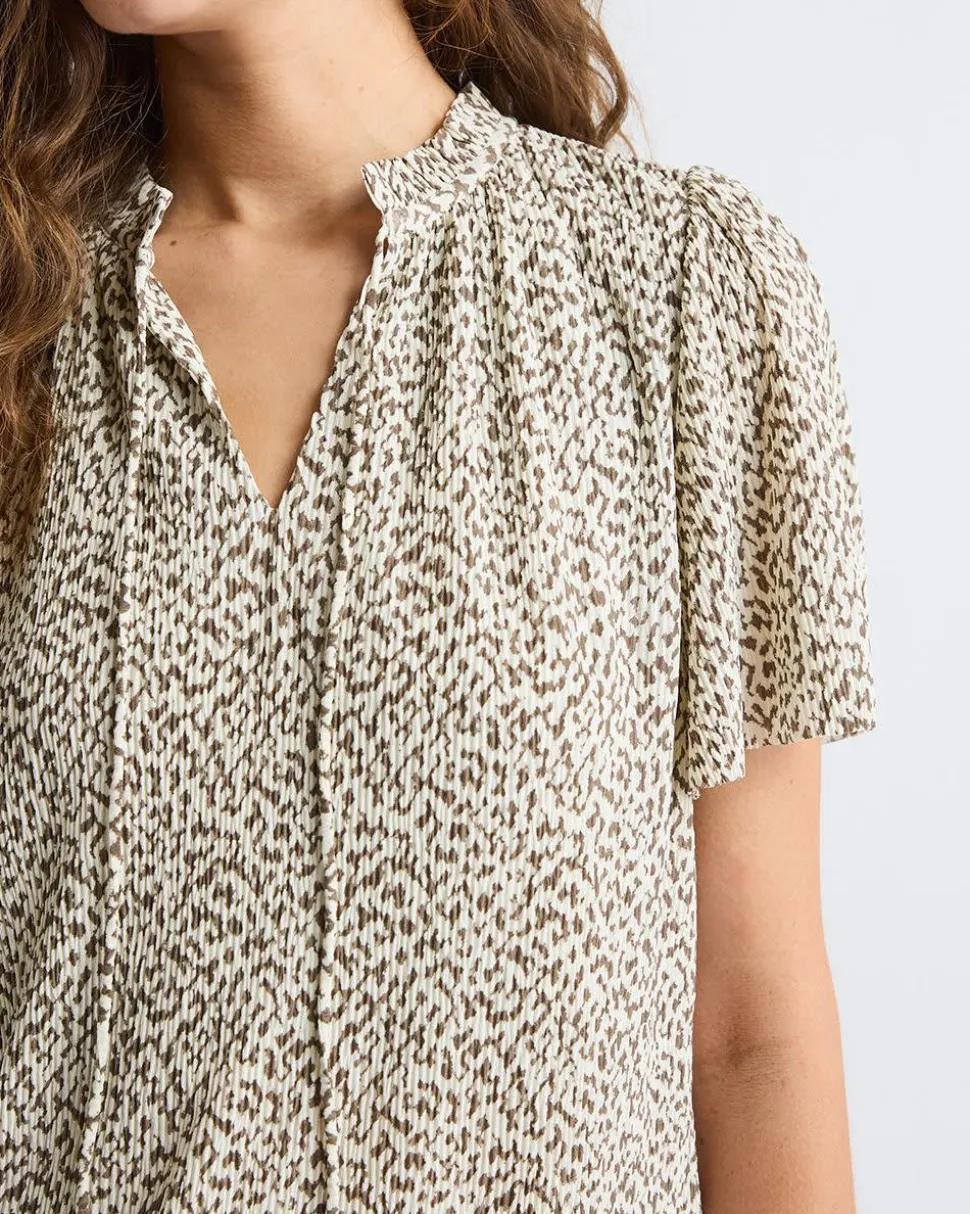 Short-Flutter-Sleeve Split-Neck Top