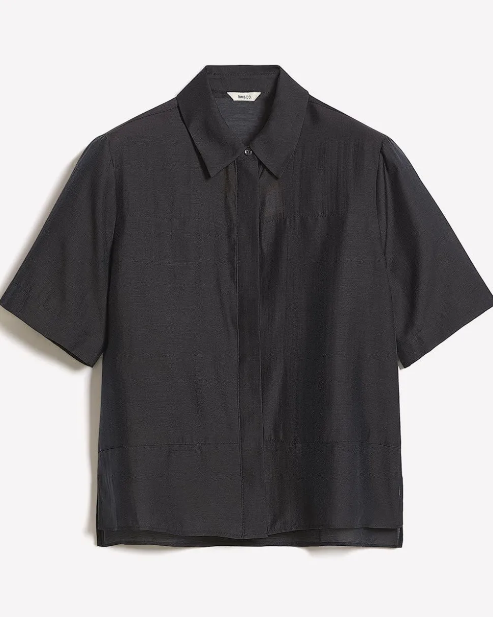 Short-Sleeve Buttoned-Down Blouse with Shirt Collar