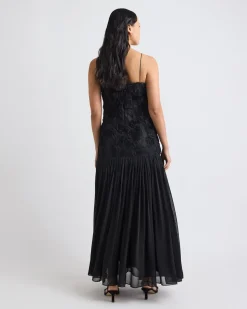 Sleeveless Fit-and-Flare Maxi Cocktail Dress with 3D Flowers