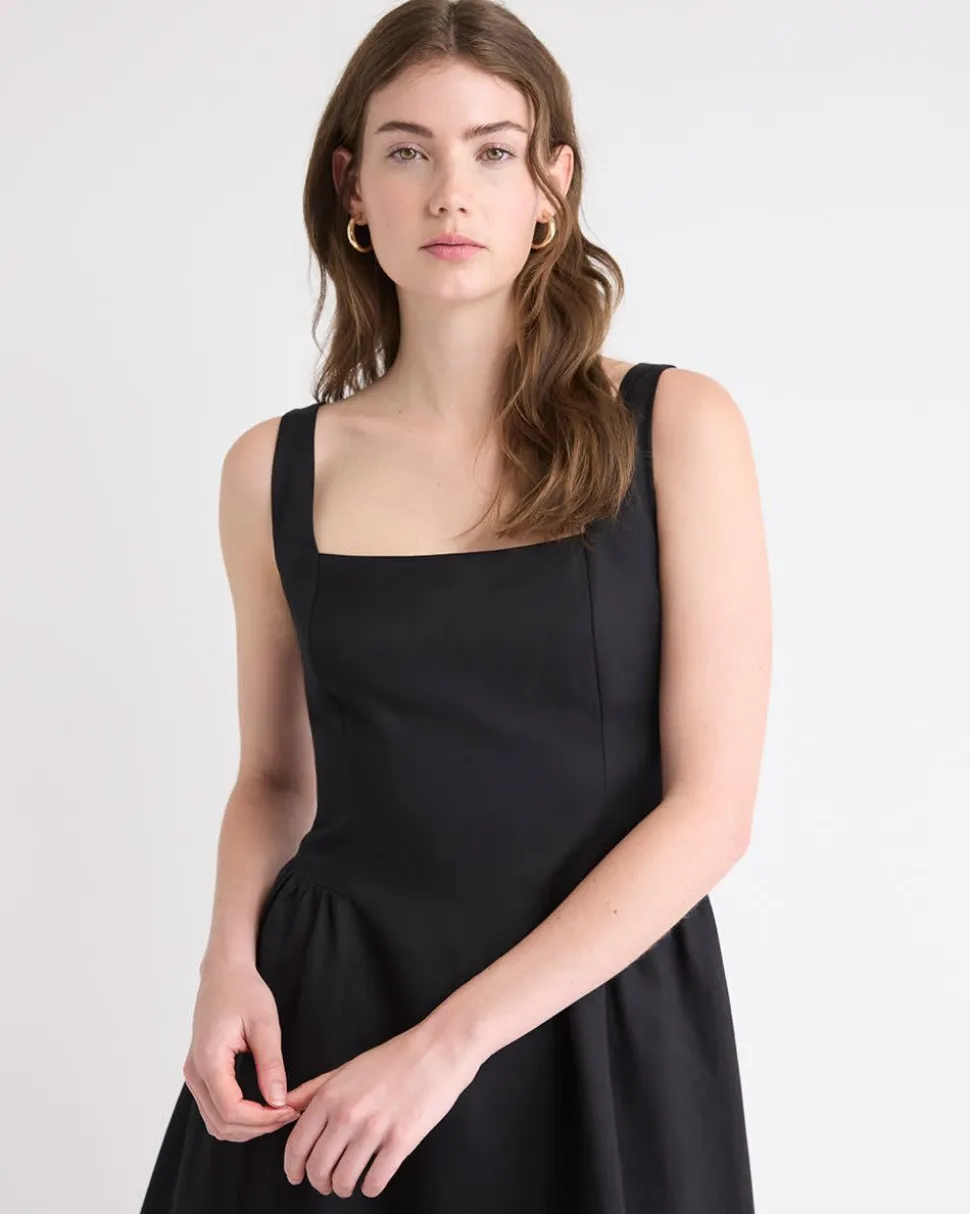 Sleeveless Mini Cocktail Dress with Square Neckline