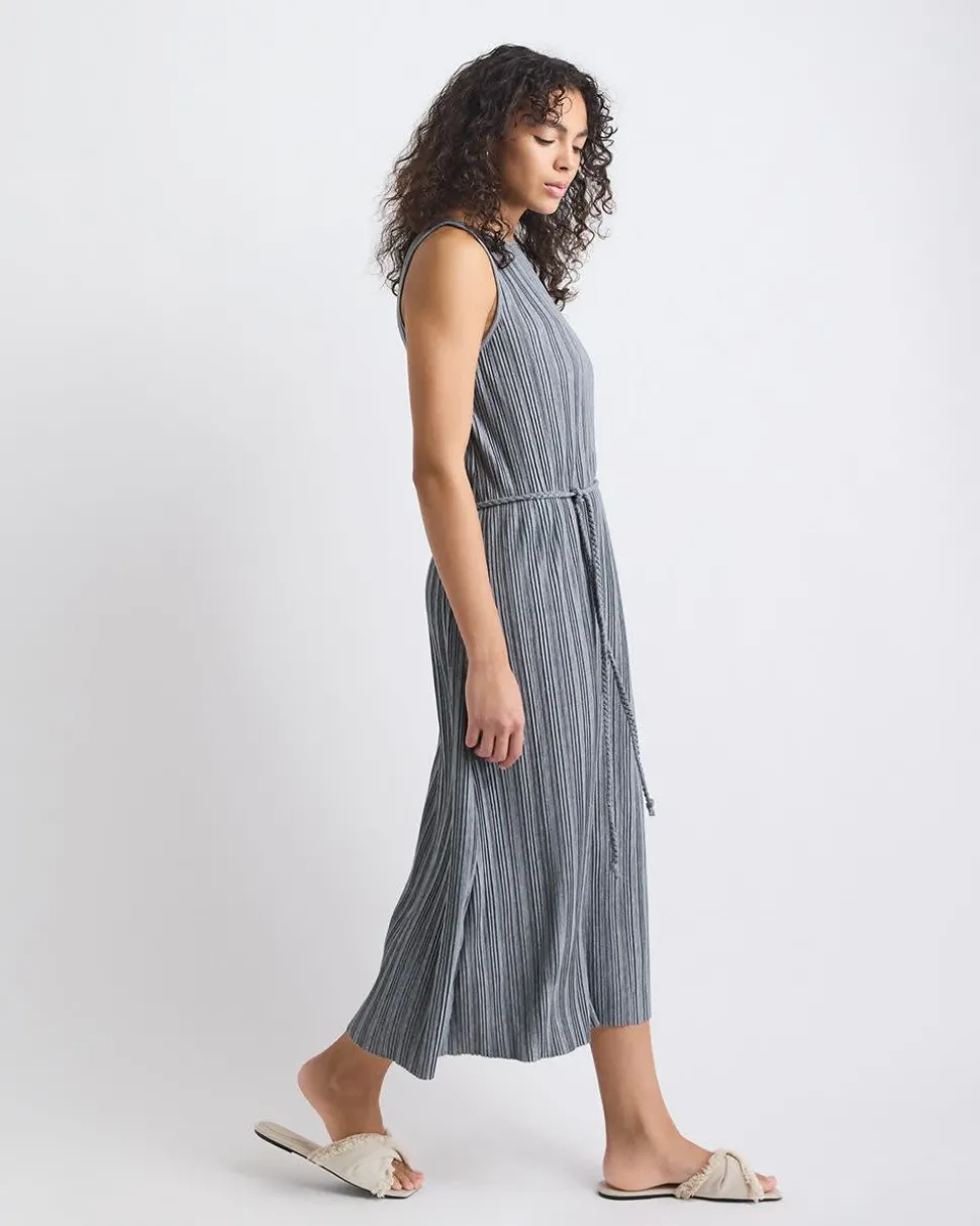 Sleeveless Pleated Maxi Dress