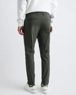 Super-Stretch Slim-Fit Leisure Pant